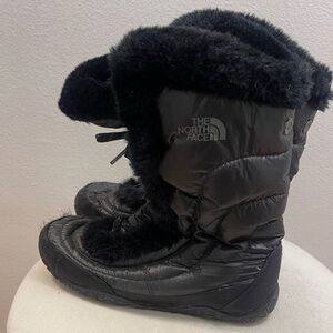 The North Face Nuptse Alphy Fur IV Boots Women’s Size 6 Black Snow Ice Traction